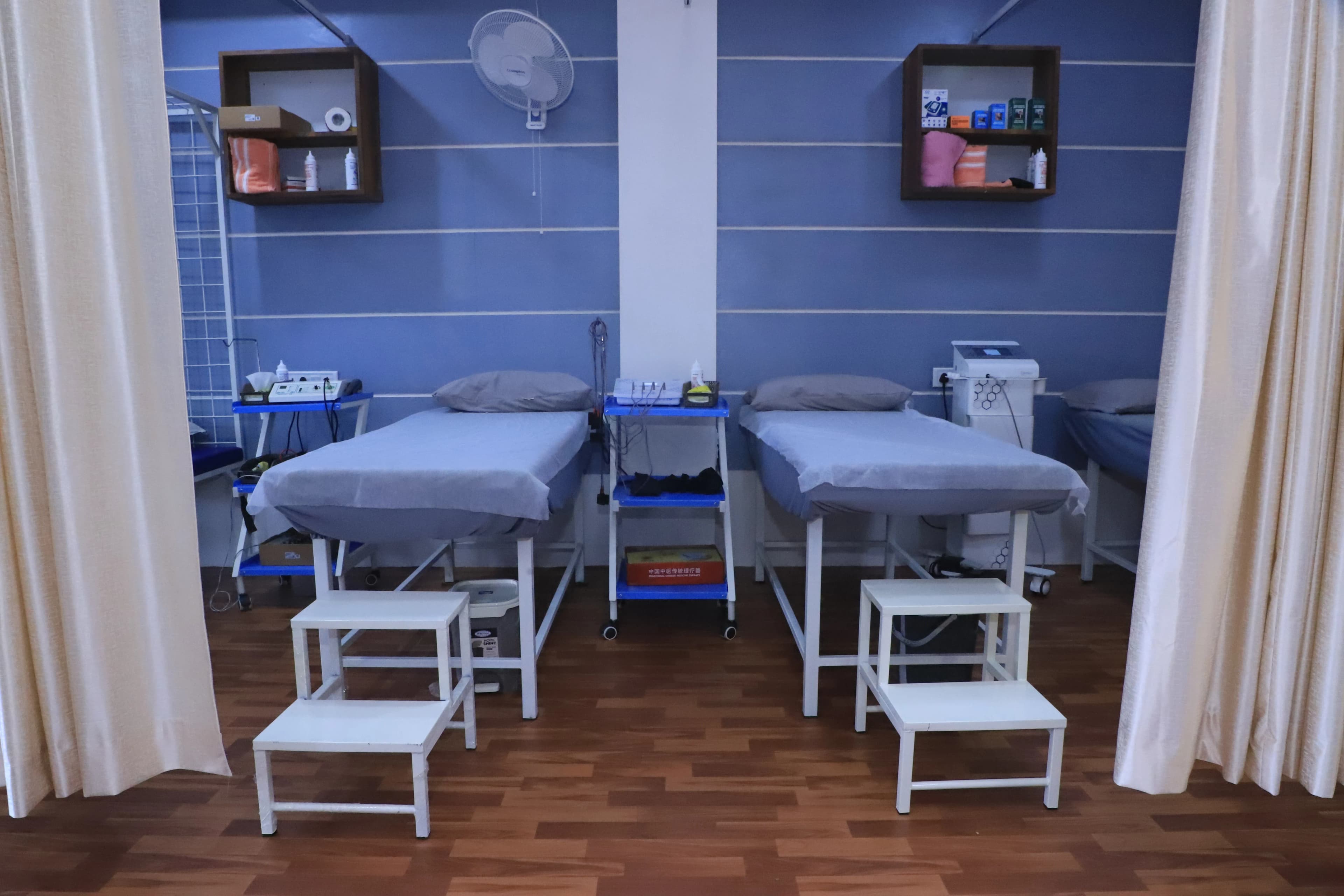 Treatment couch at Dr. Preeti's Physio Care physiotherapy clinic, Indore